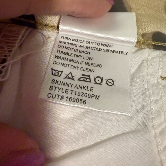 Tru Luxe Leopard Print Skinny Jeans - Picture 9 of 12